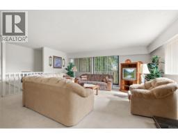 Laundry room - 4086 Quadra St, Saanich, BC V8X1K6 Photo 20