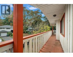 4086 Quadra St, Saanich, BC V8X1K6 Photo 28