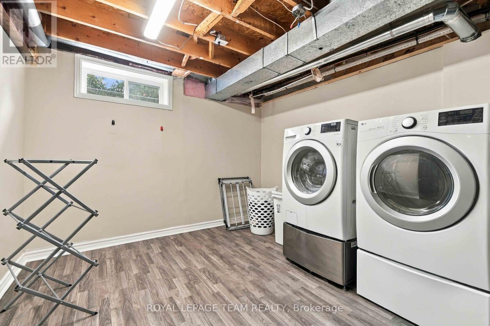 68 Woodbury Crescent — photo 26