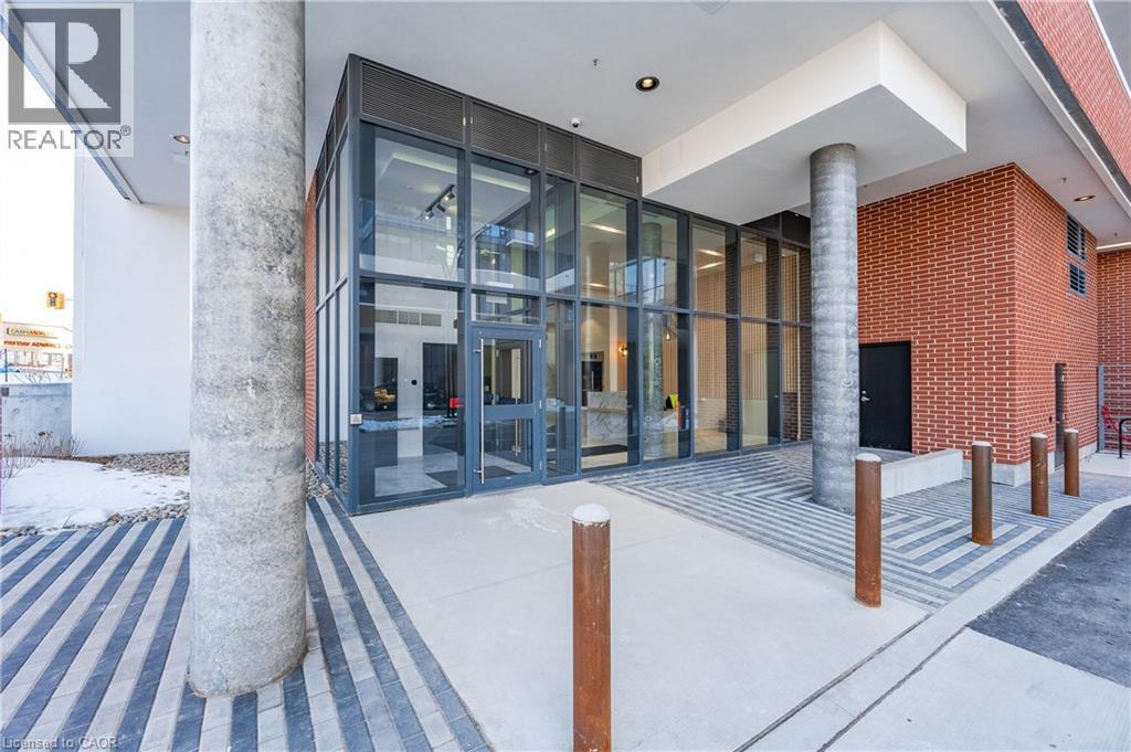 15 Wellington Street South — photo 16