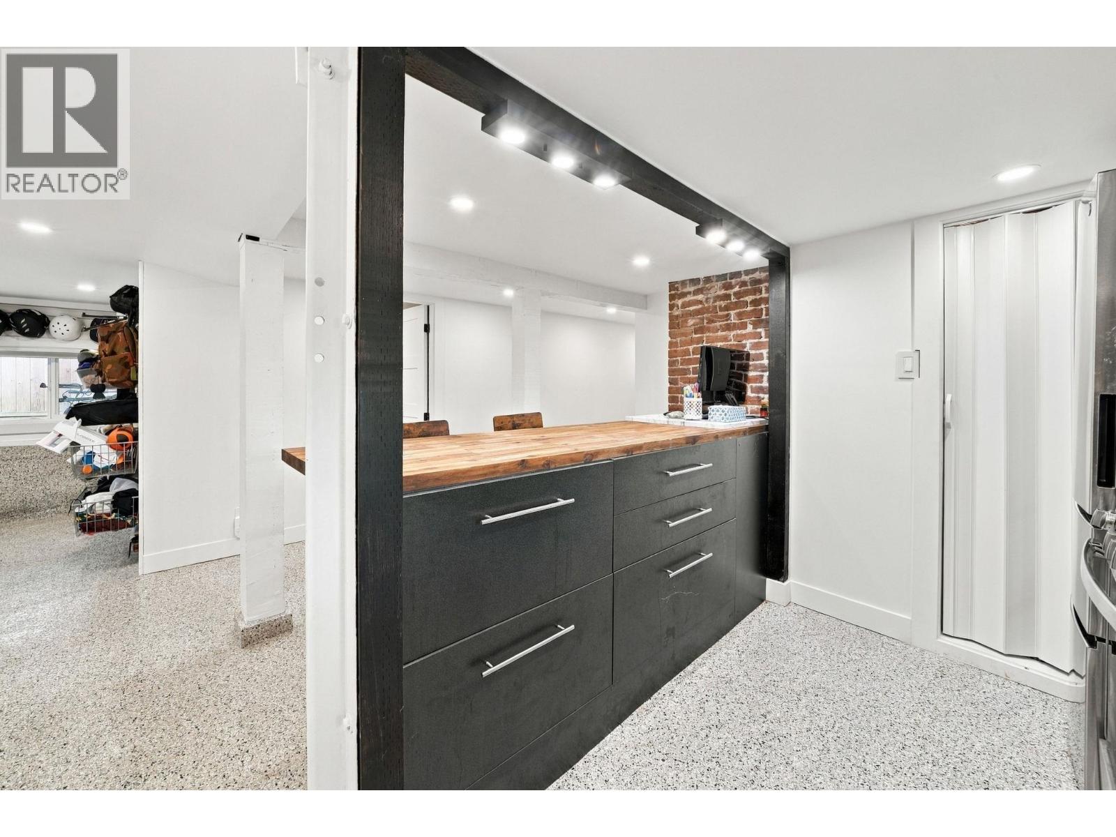 Photo of 1720 DEEP COVE ROAD 25