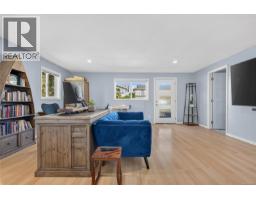 4291 Burbank Cres, Saanich, BC V8Z6T4 Photo 16