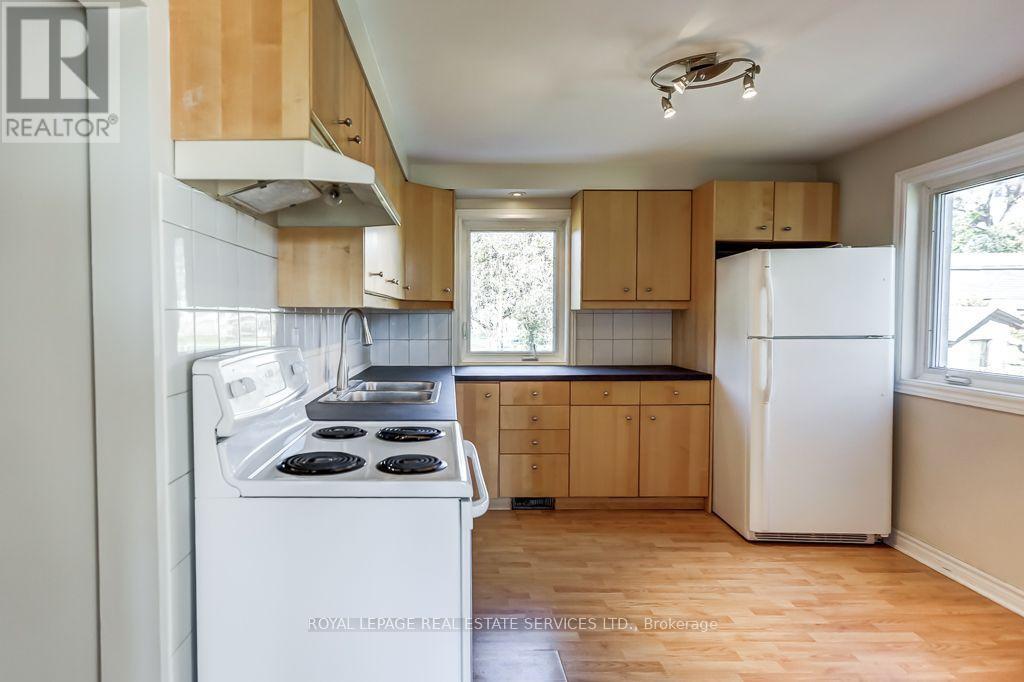 1695 Coram Crescent — photo 11