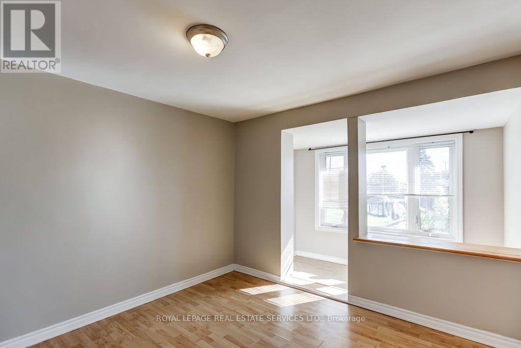 1695 Coram Crescent — photo 15