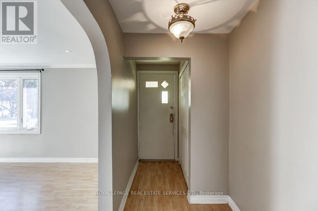 MAIN - 1695 CORAM CRESCENT, Mississauga (Dixie) — photo 4