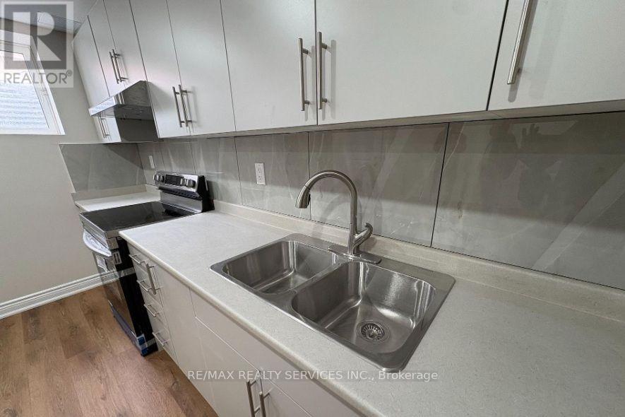 BSMT - 4 DIVERS ROAD, Brampton (Northwest Brampton) — photo 4