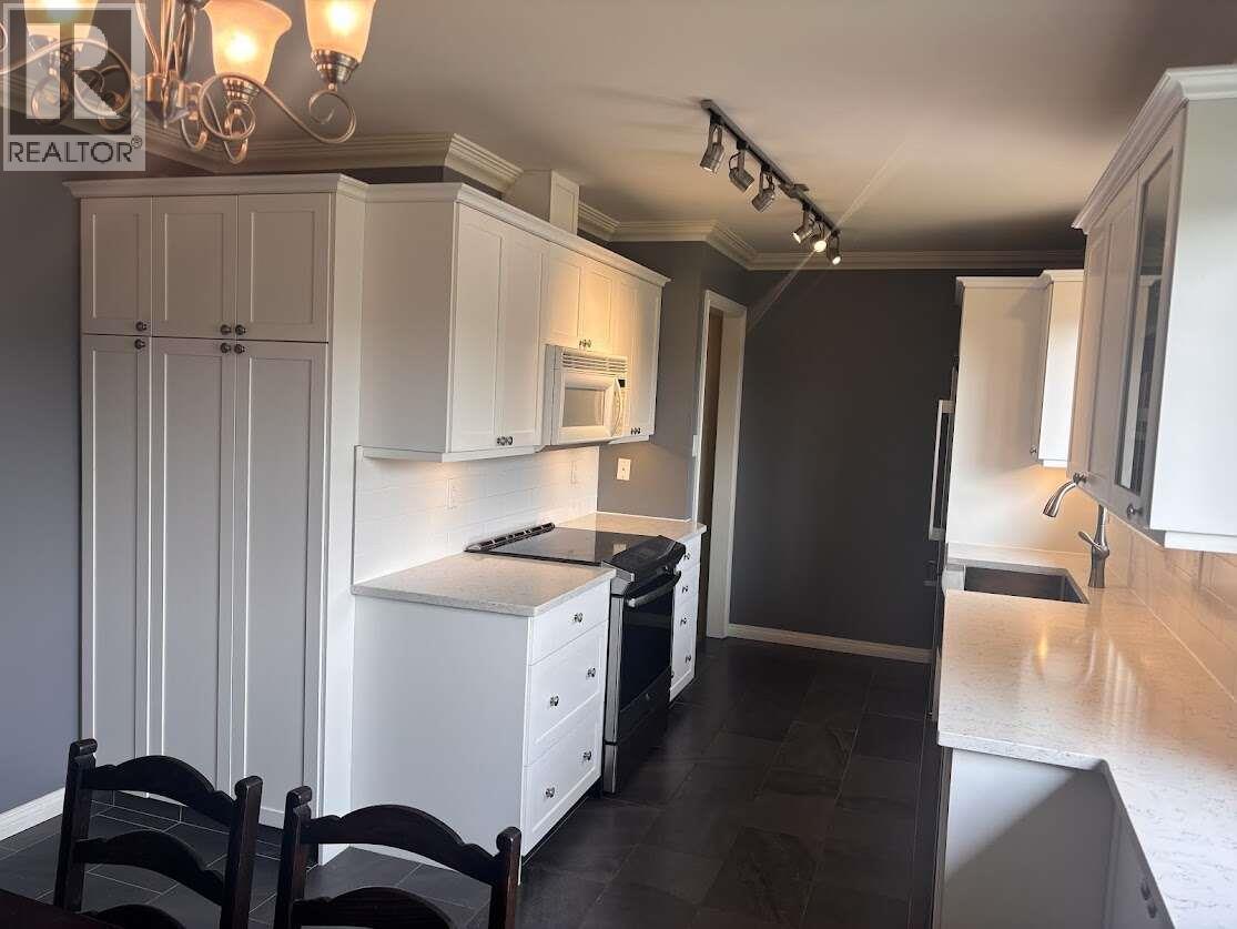 725 Ross Avenue, Penticton