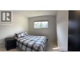 Bedroom - 725 Ross Avenue, Penticton, BC V2A3A5 Photo 10