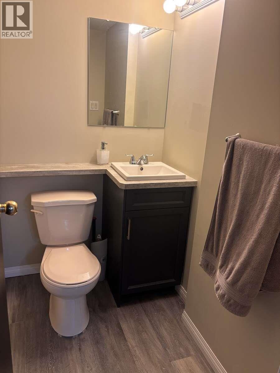 725 Ross Avenue - 13