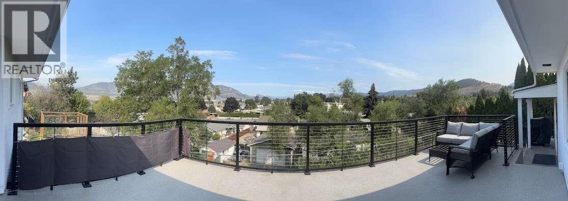 725 Ross Avenue - 14