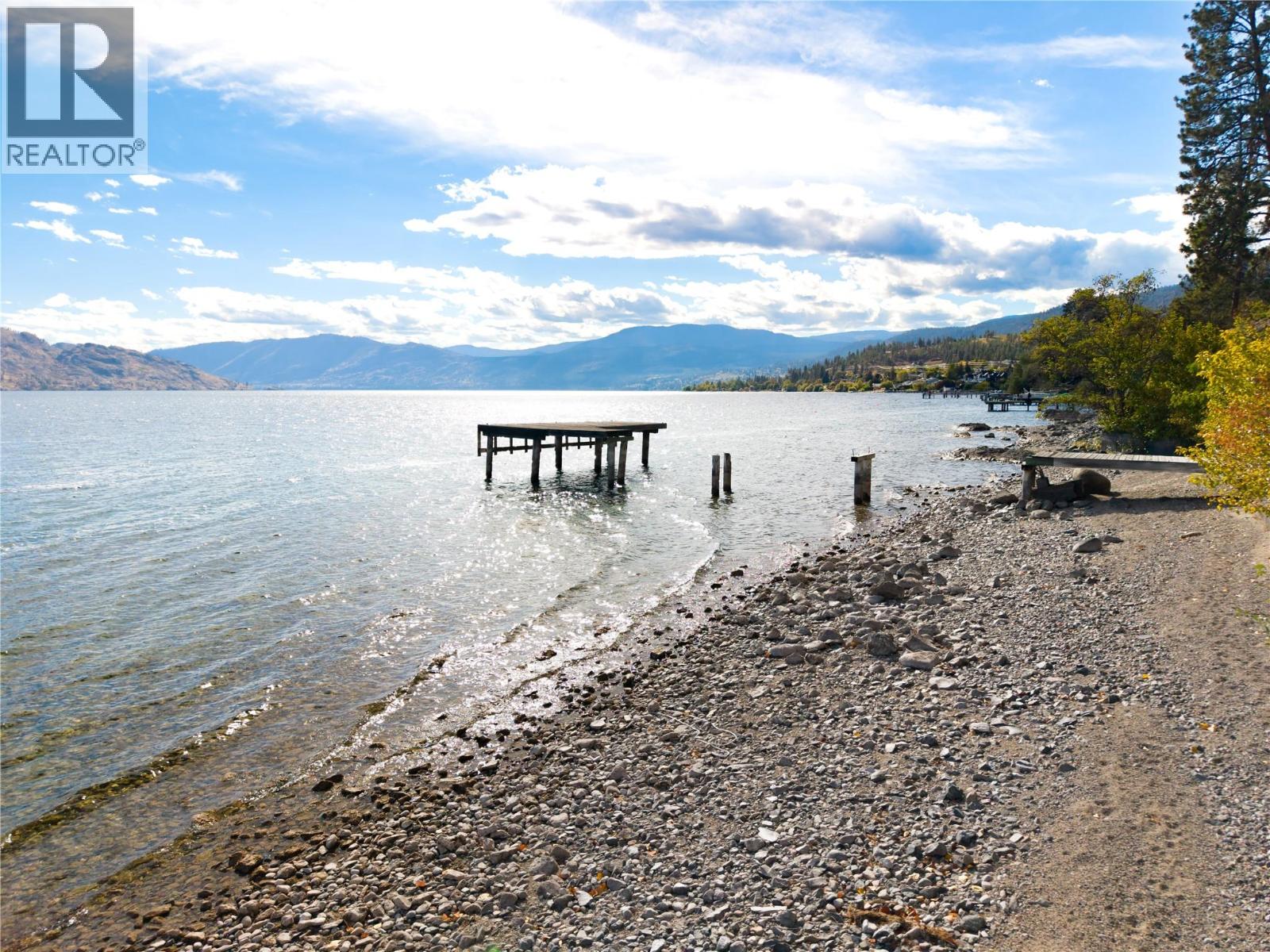 5181 Robinson Lane, Peachland