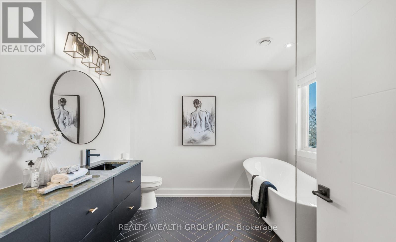 4636 LEE AVENUE - 26