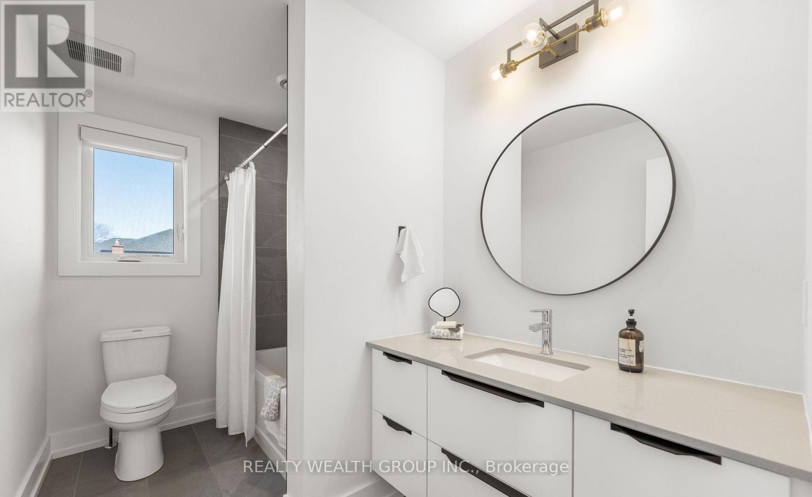4636 LEE AVENUE - 32