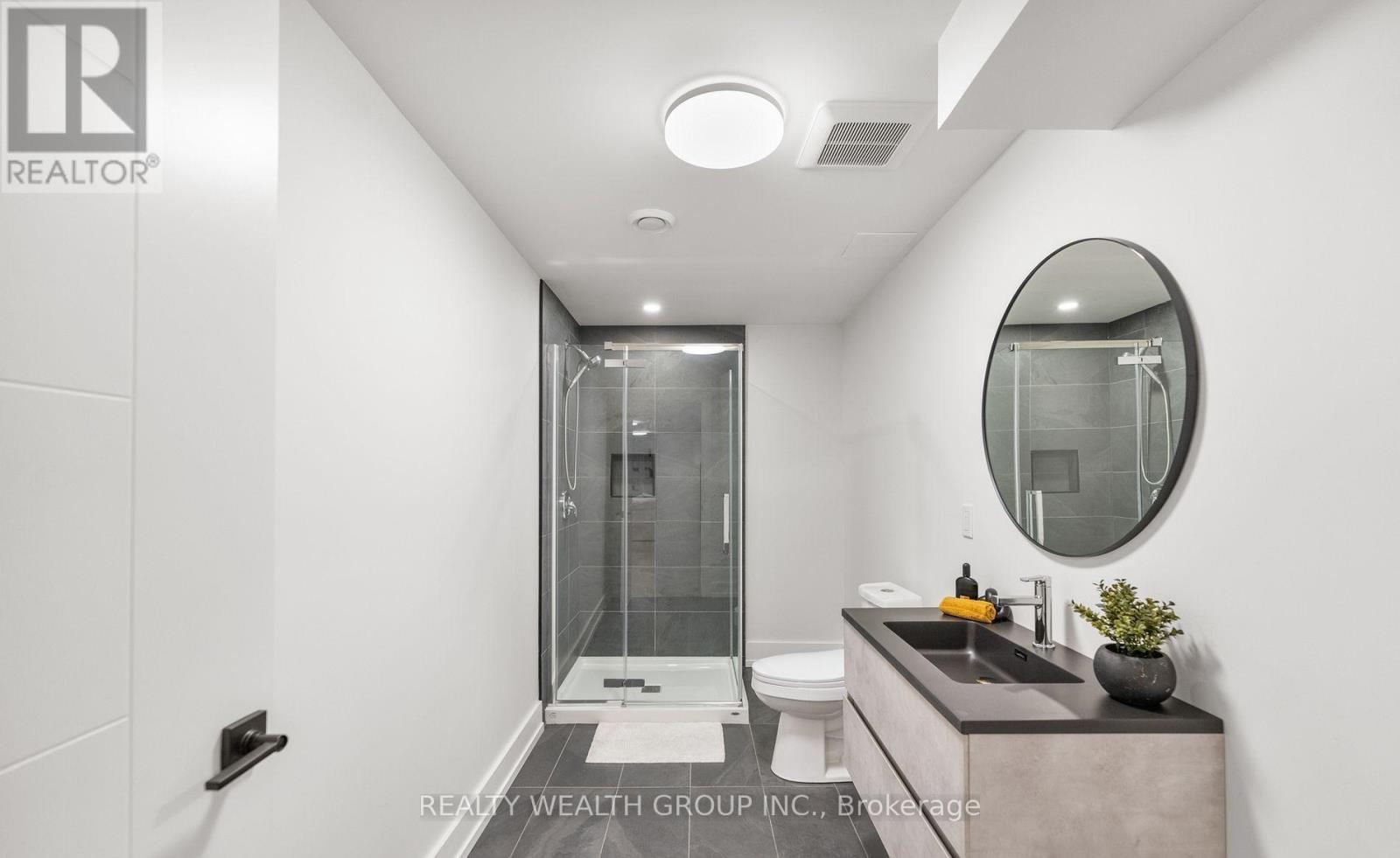 4636 Lee Avenue — photo 38