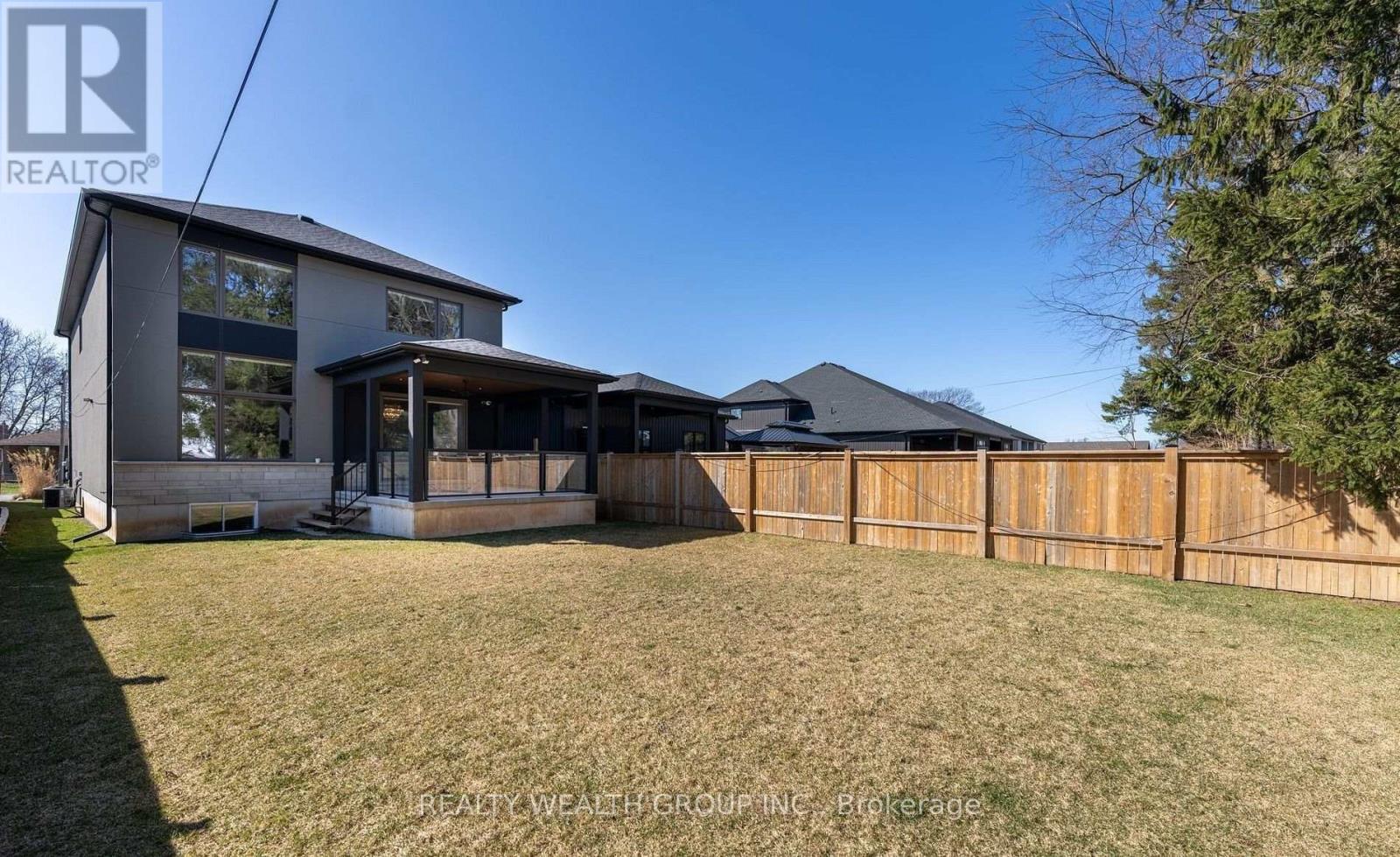 4636 Lee Avenue — photo 40