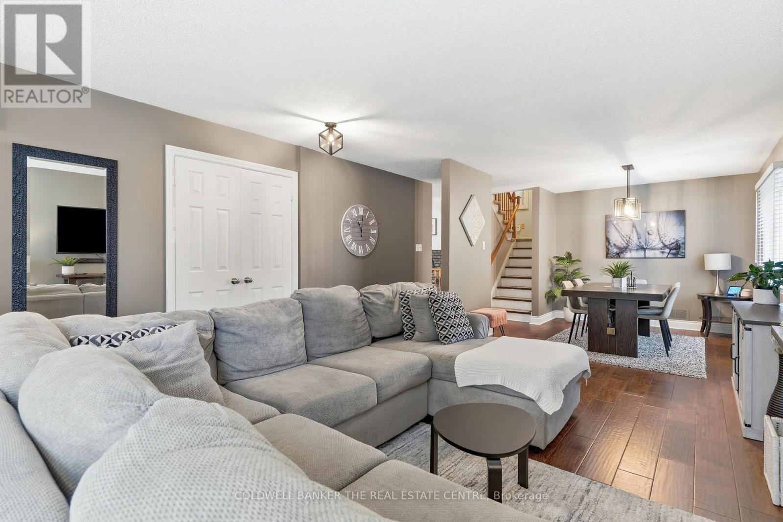 31 KARSH CRESCENT, Hamilton (Waterdown) — photo 9