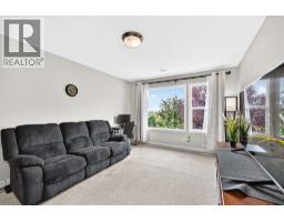 153 Cranleigh Bay SE - photo 32