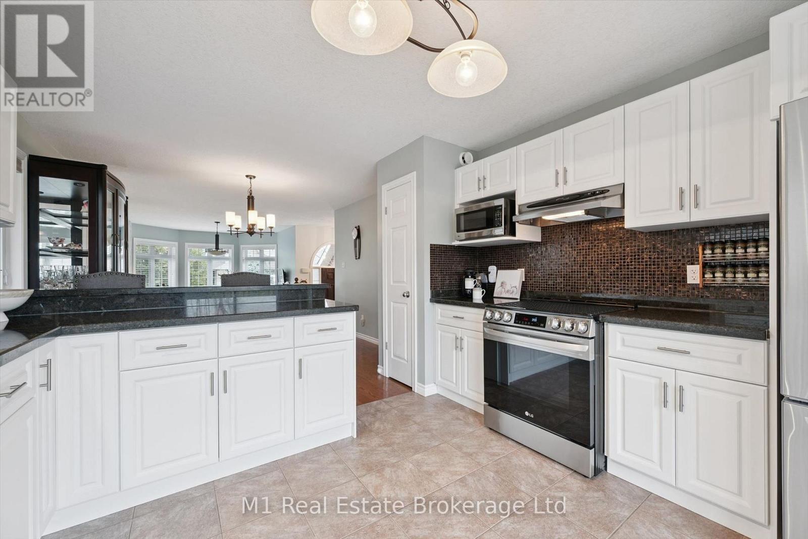 51 Mcgowan Street — photo 11