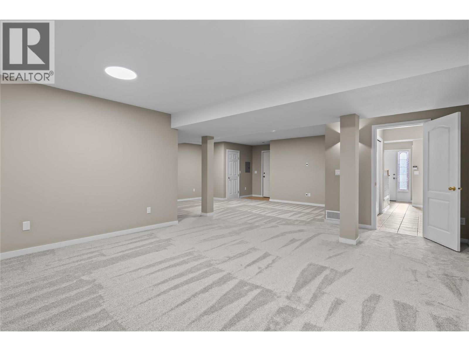 657 Royal View Drive, Kelowna - Image 1