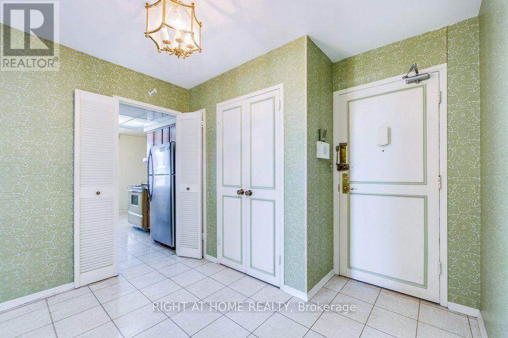 803- 115 Antibes Drive, Toronto, ON photo 4