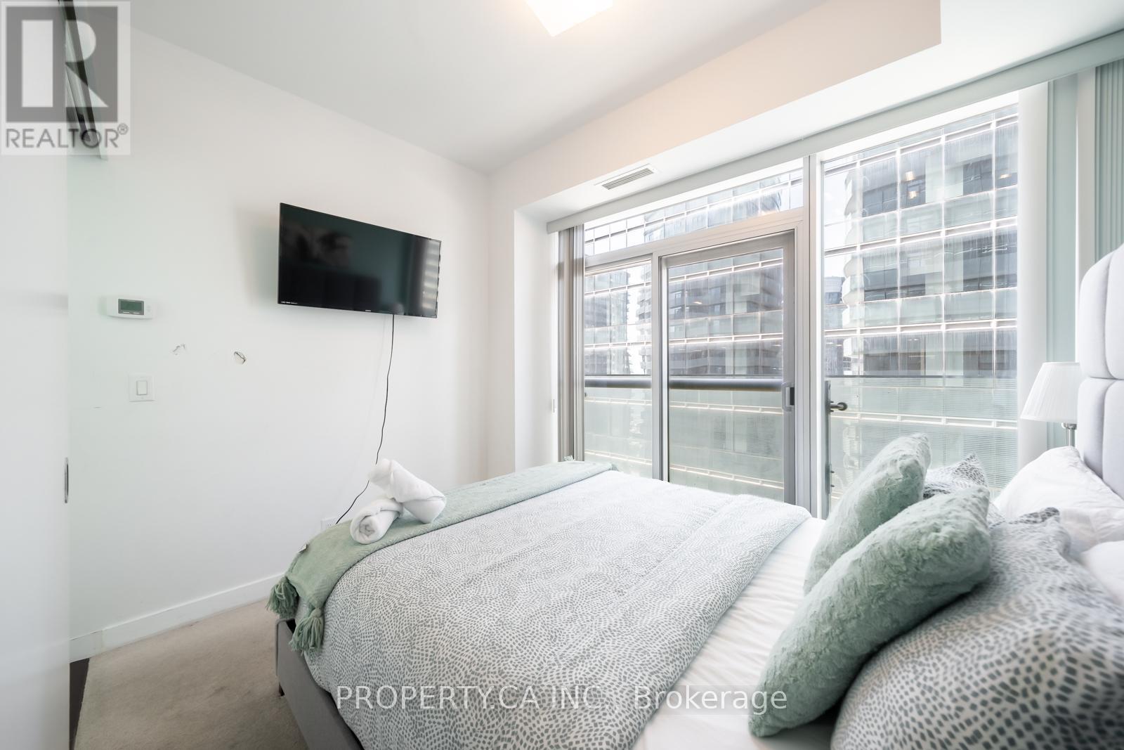 1908- 14 York Street South, Toronto, ON photo 13