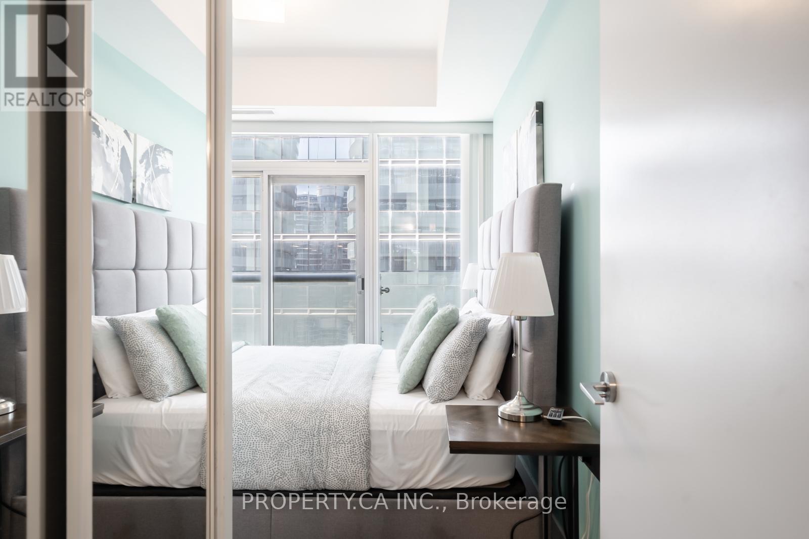 1908- 14 York Street South, Toronto, ON photo 14