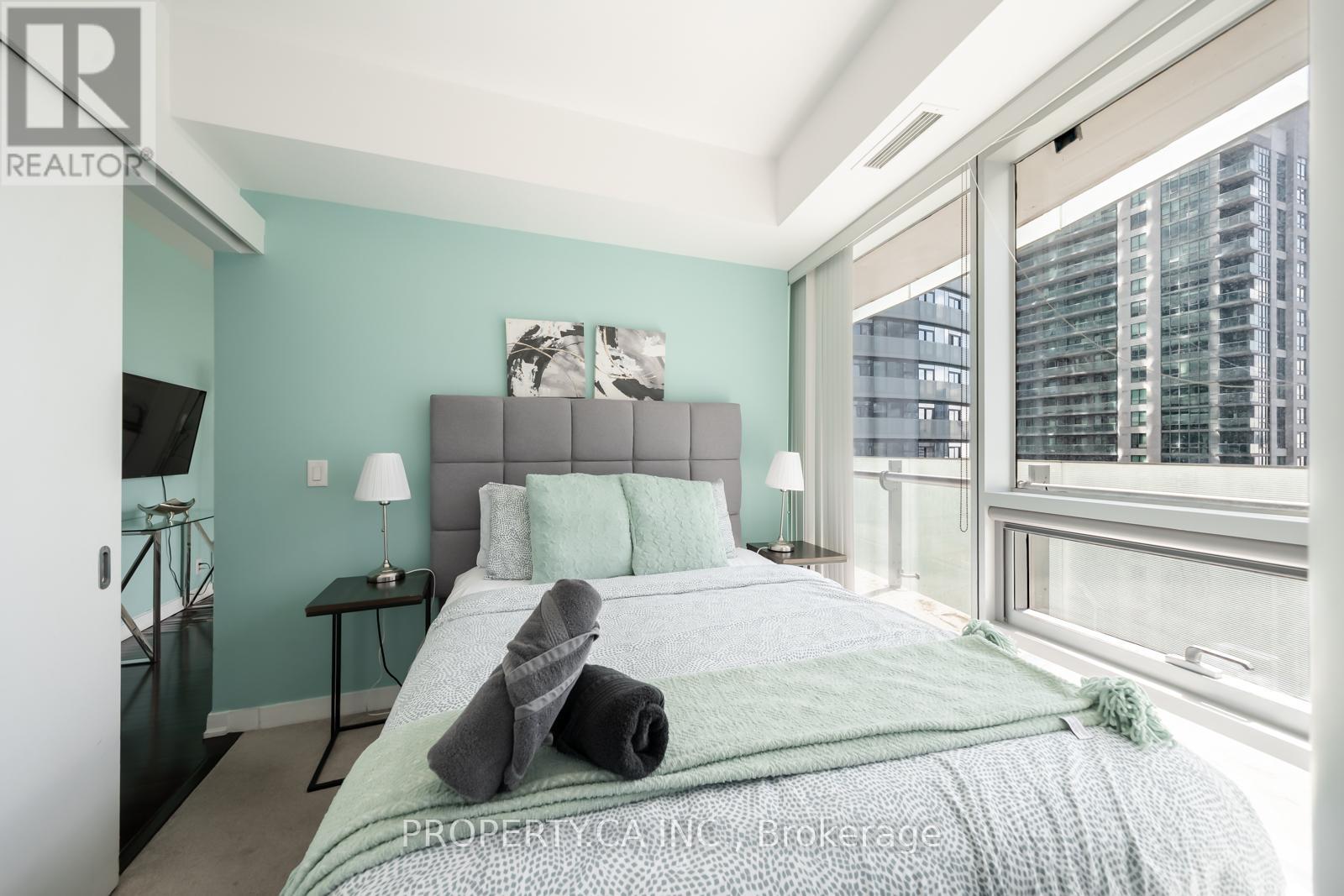 1908- 14 York Street South, Toronto, ON photo 17