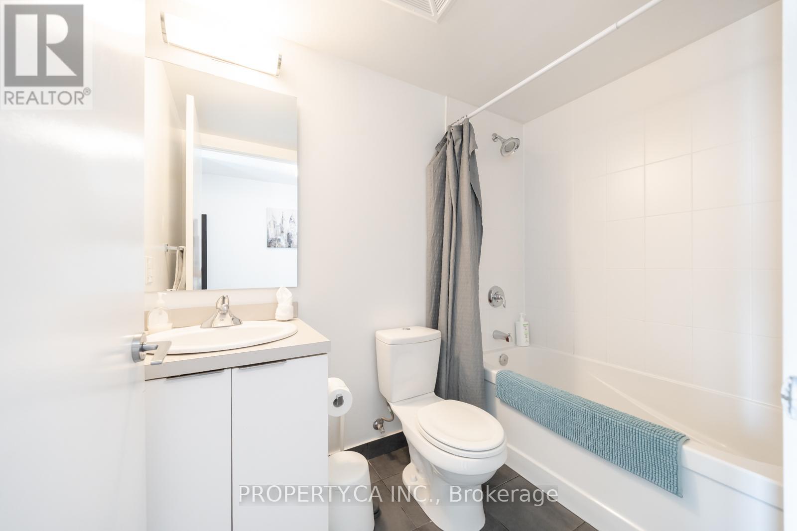 1908- 14 York Street South, Toronto, ON photo 23