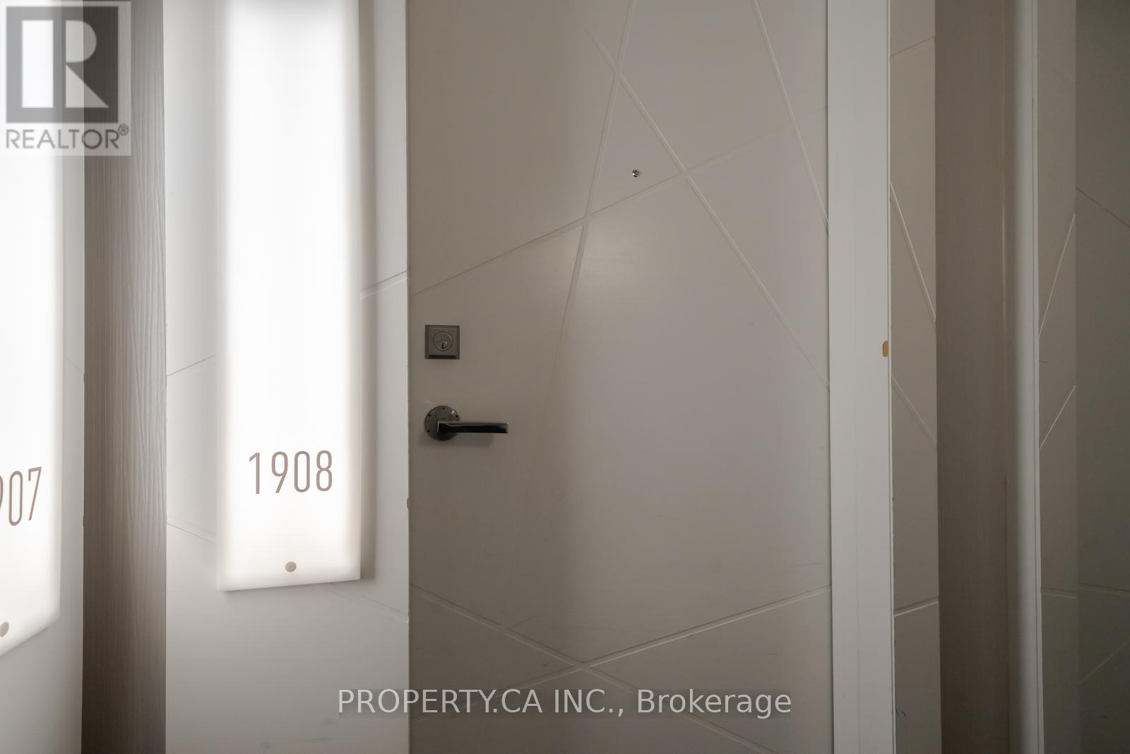 1908- 14 York Street South, Toronto, ON photo 31