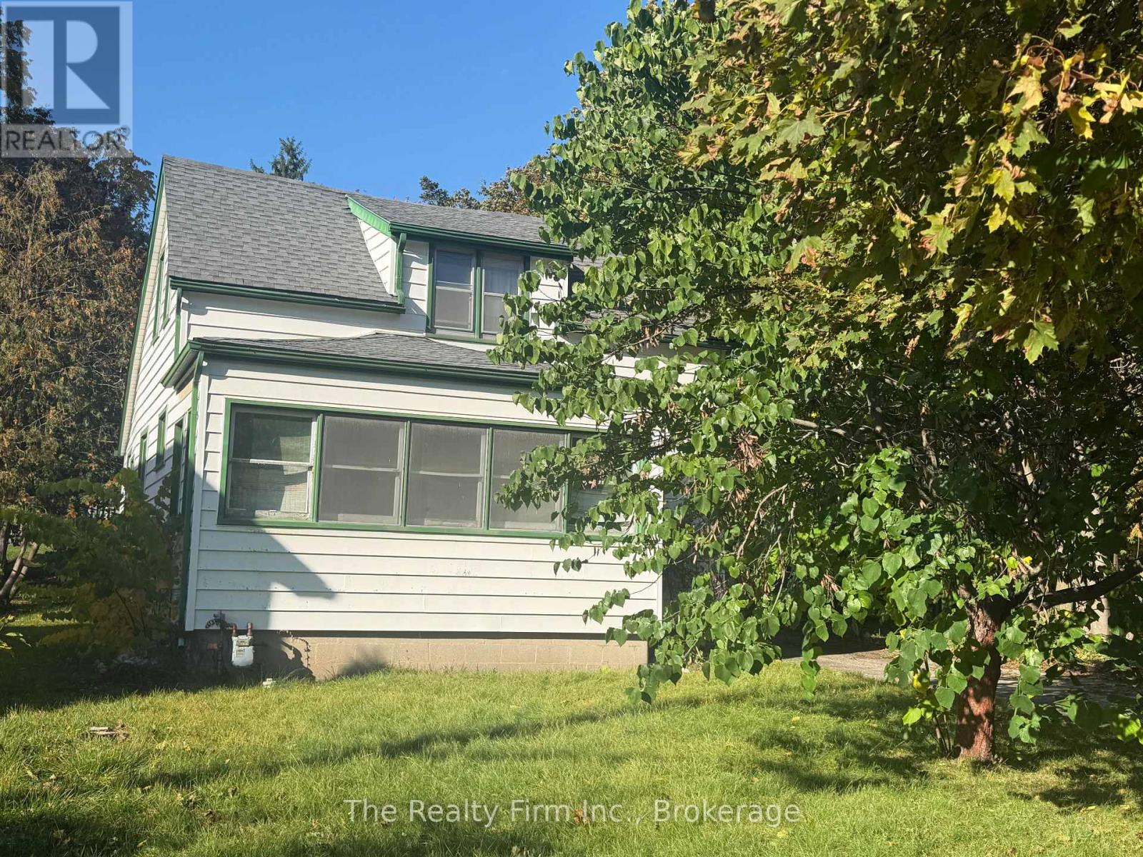 477 HENRY STREET, Woodstock (Woodstock - South) — photo 2