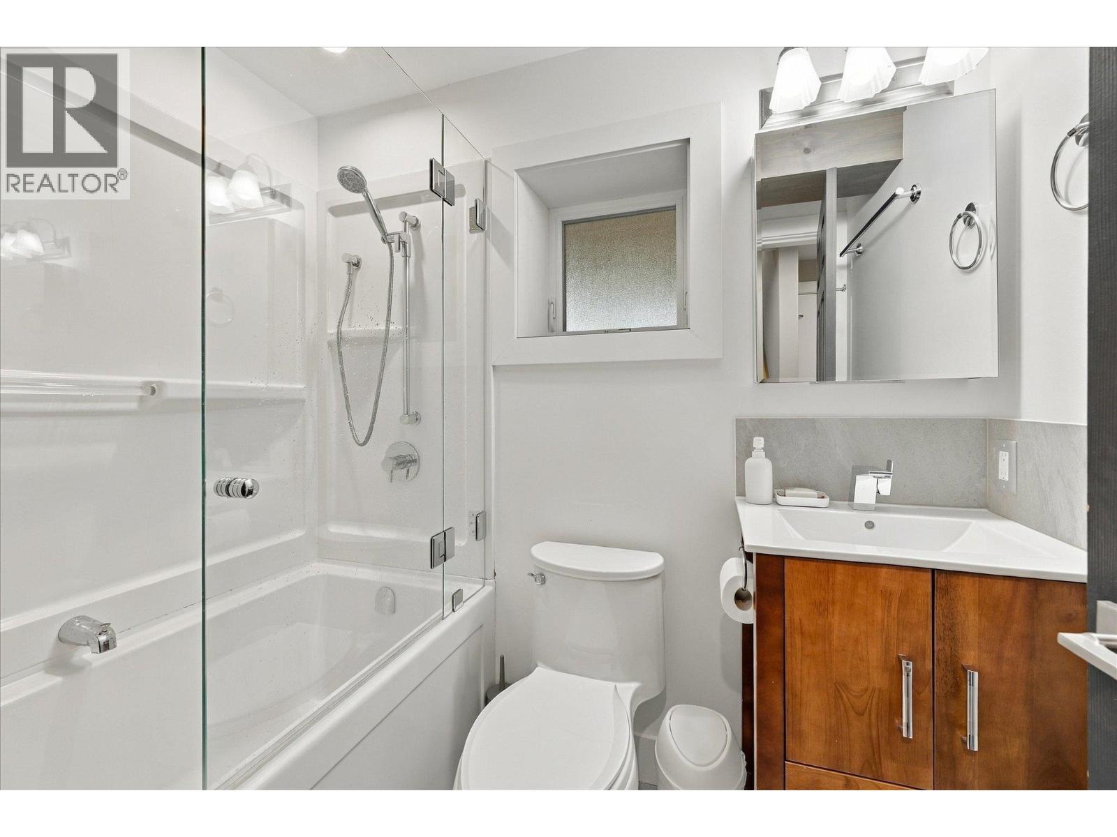 Photo of 202 2101 CASTLE DRIVE 17