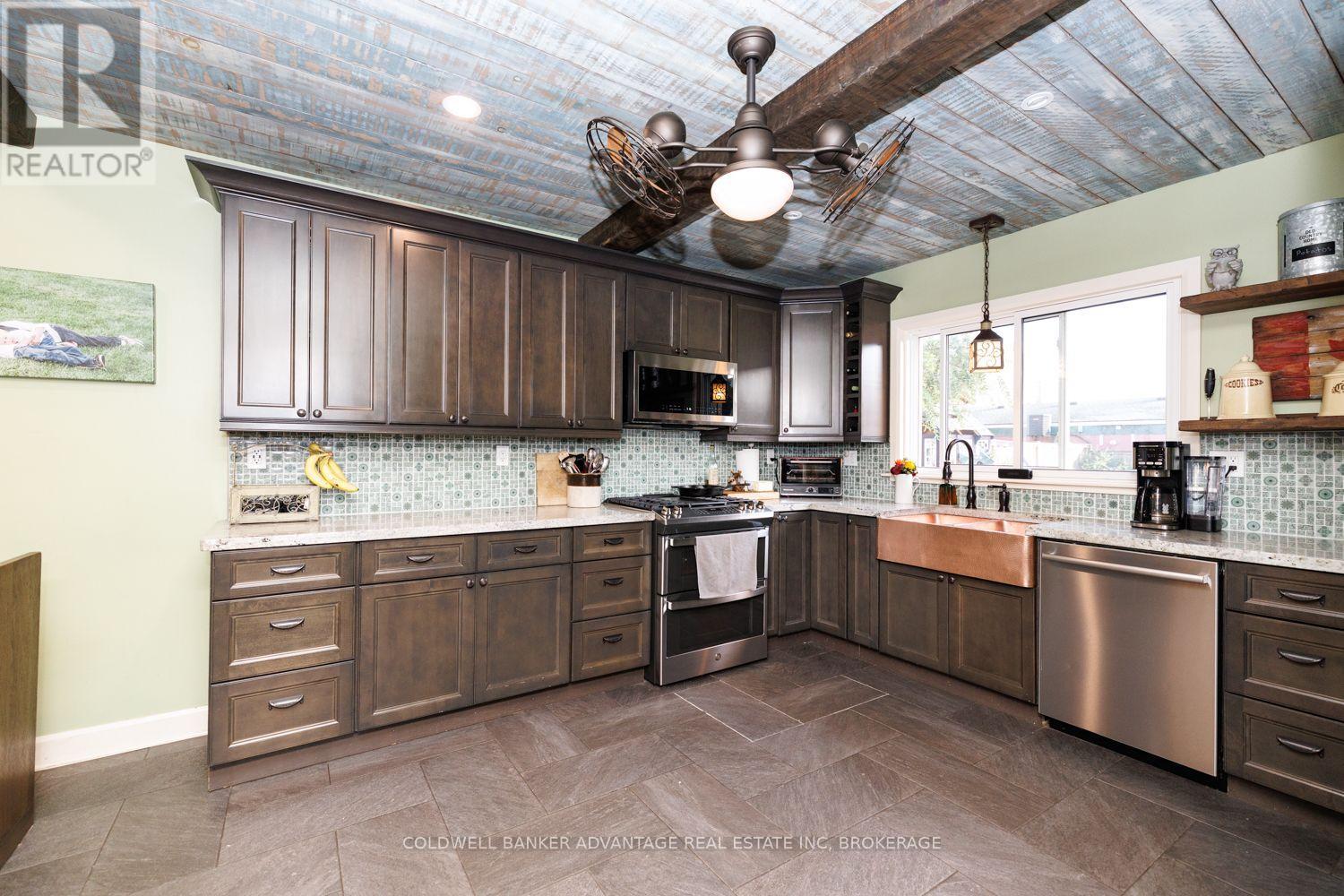 3695 HERSHEY STREET - 16