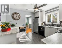 Family room - 608 Woodward Avenue, Milton, ON L9T3B8 Photo 12