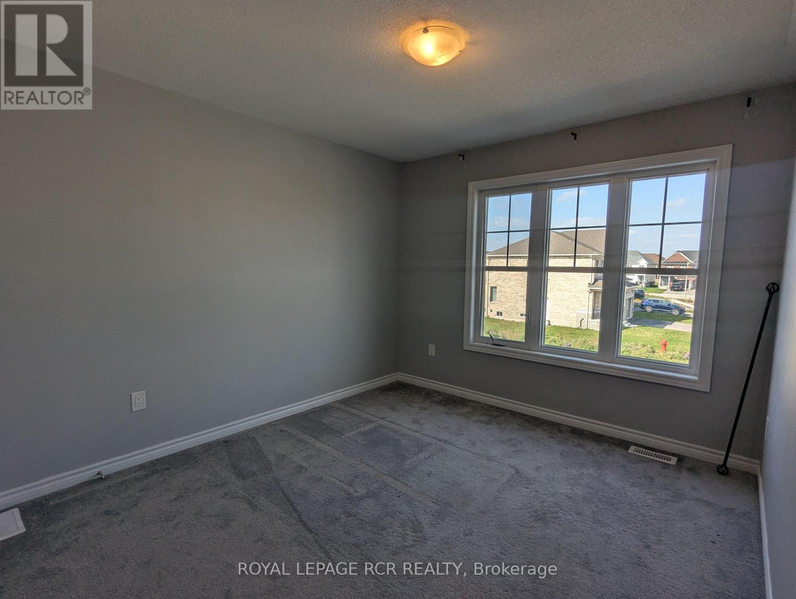 35 Middleton Street — photo 18