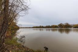 2946 Henderson Highway, East St Paul, MB R2E0C6 Photo 39