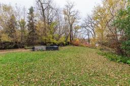 2946 Henderson Highway, East St Paul, MB R2E0C6 Photo 36
