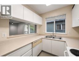 412 525 Agnes Street, New Westminster, BC V3L1G2 Photo 9