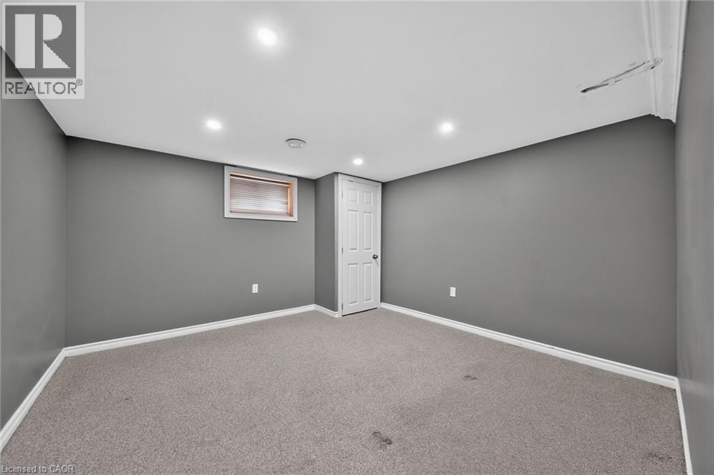 16 Garden Street — photo 32