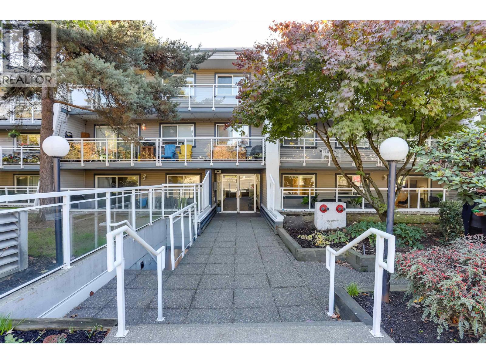 2 Bed, 1 Bath Apartment for Sale in New Westminster – 109 550 ROYAL AVENUE, New Westminster – MLS# R3174817 - Image 6