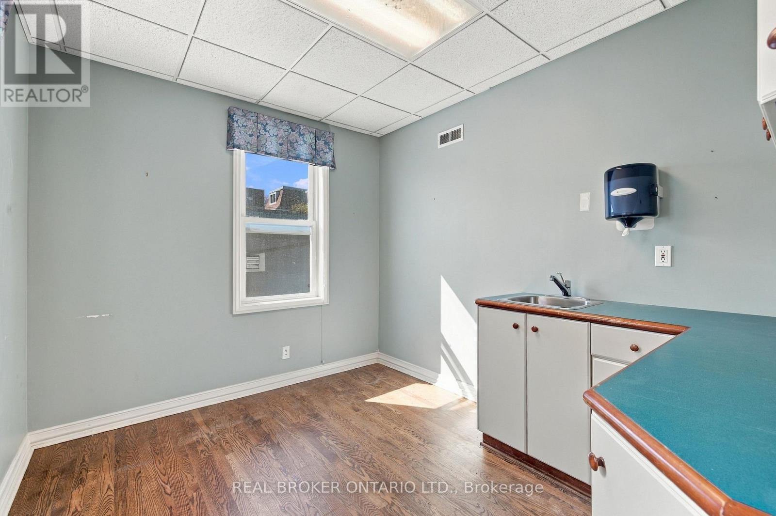 69 Lake Avenue West — photo 18