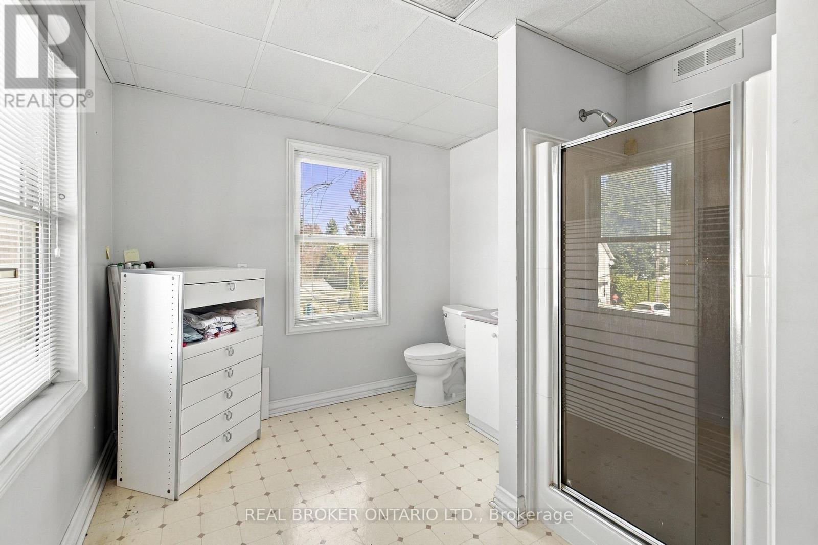 69 Lake Avenue West — photo 23