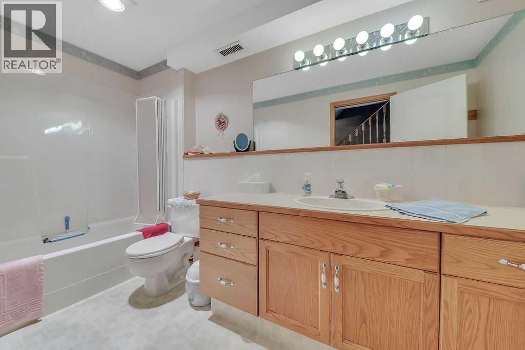Listing photo – 51 Willow Springs Crescent, Sylvan Lake