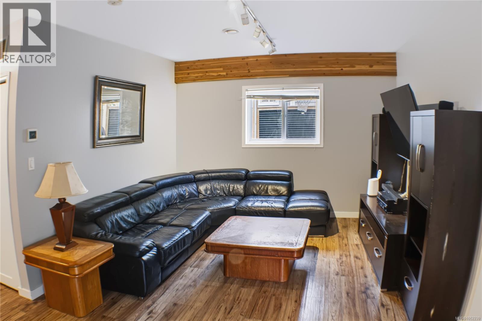 635 Hoffman Ave - 10