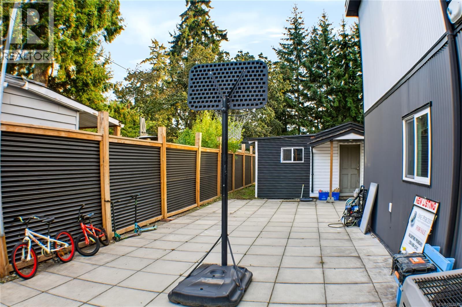 635 Hoffman Ave - 31