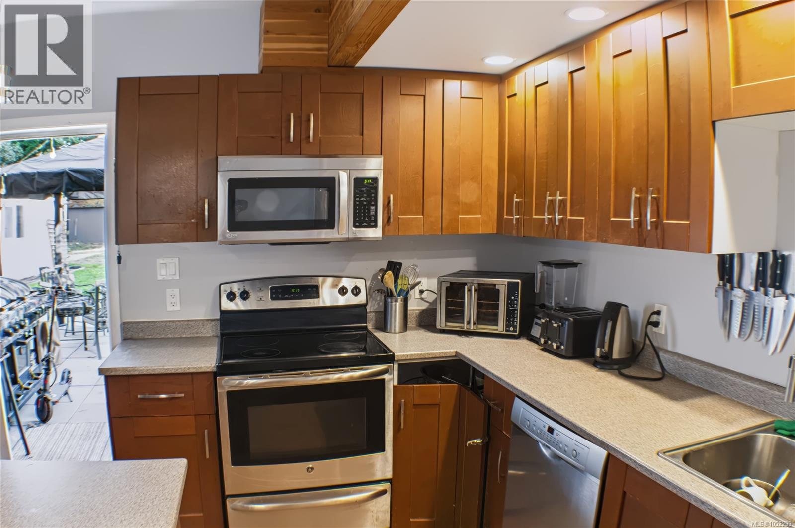 635 Hoffman Ave - 7