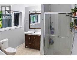 635 Hoffman Ave, Langford, BC V9B3A6 Photo 16