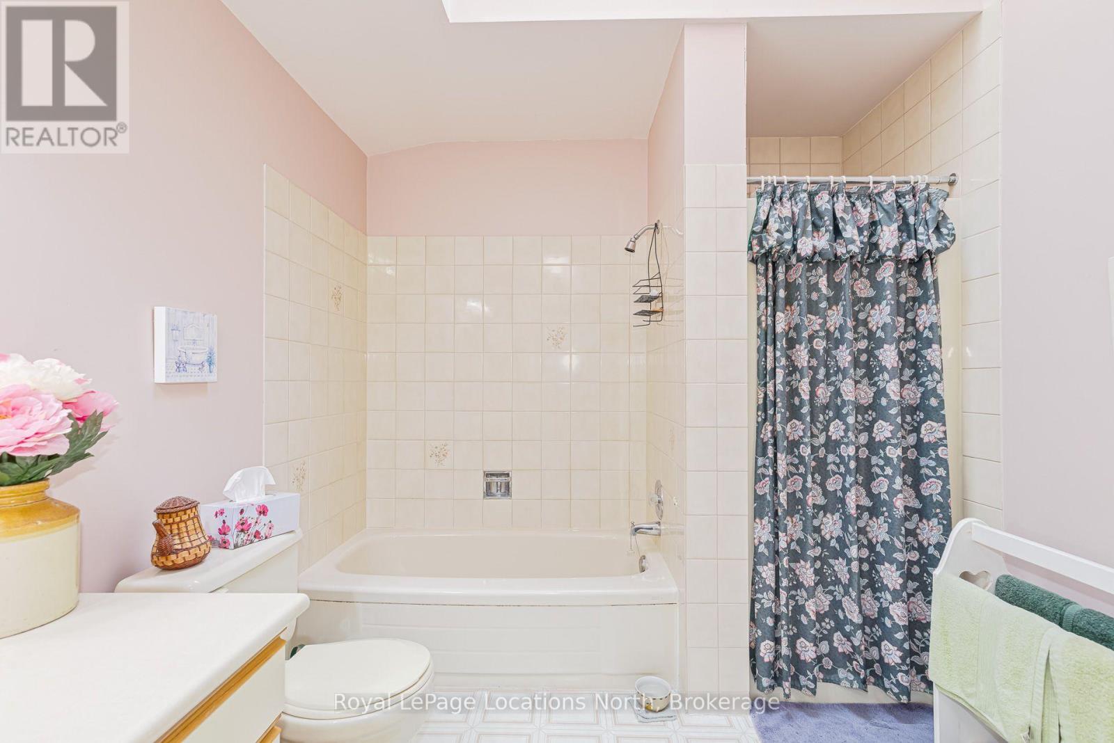 403 Thomas Street South — photo 30