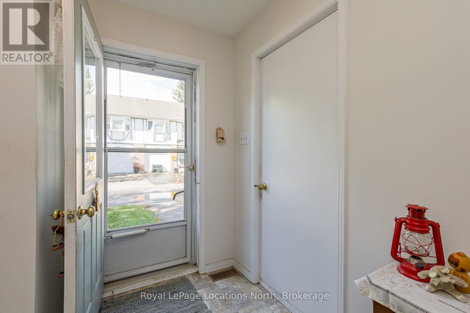403 Thomas Street South — photo 4