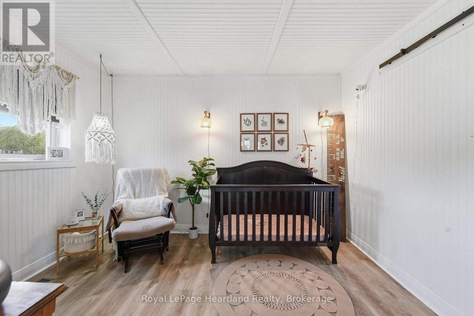 33 MILL ROAD - 23