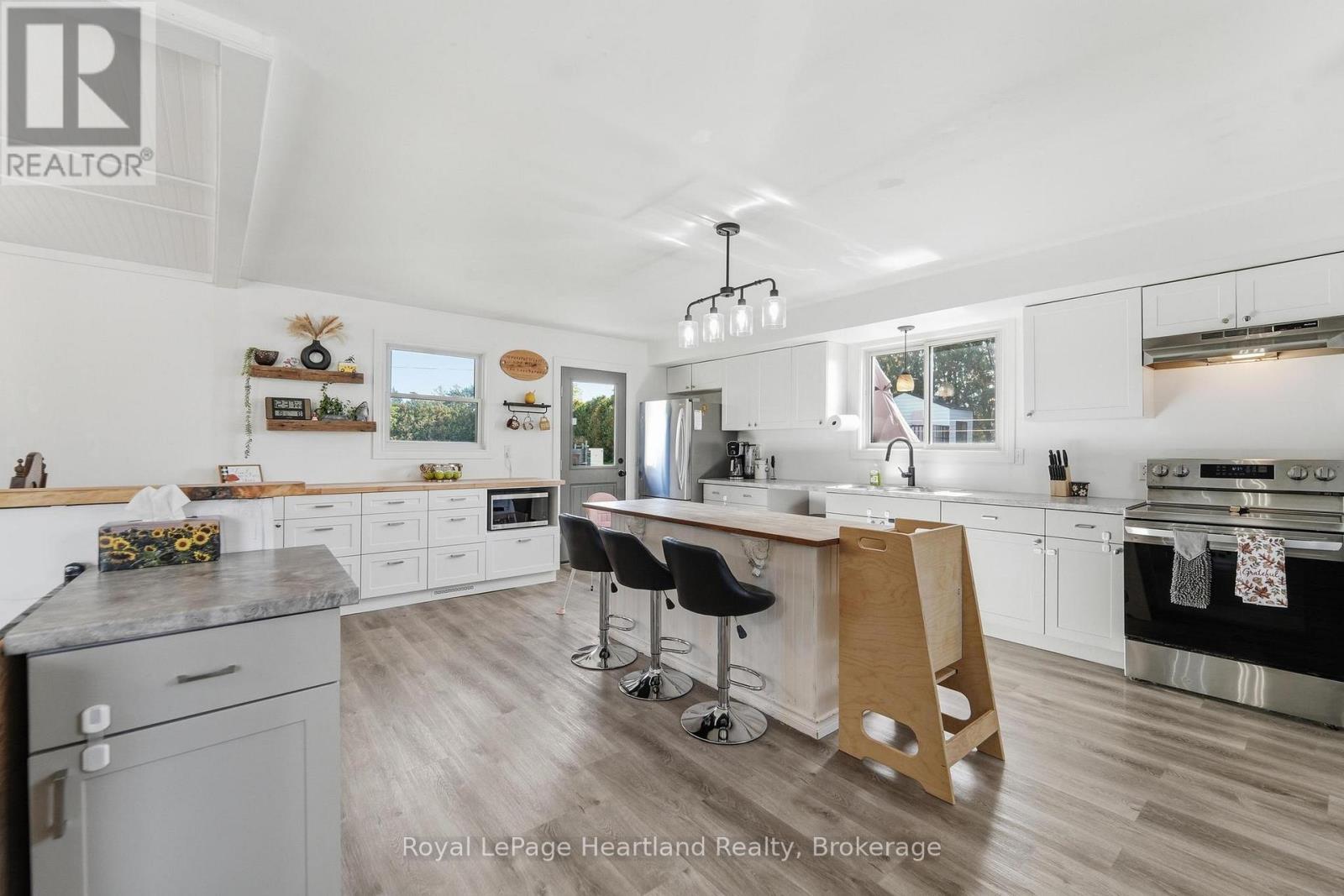 33 MILL ROAD, Bluewater (Stanley) — photo 8